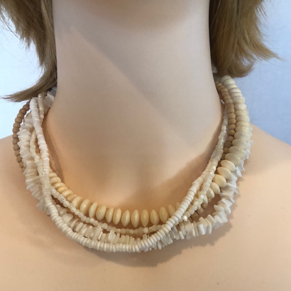 Shell and Bead Necklace - Picture 1 of 4
